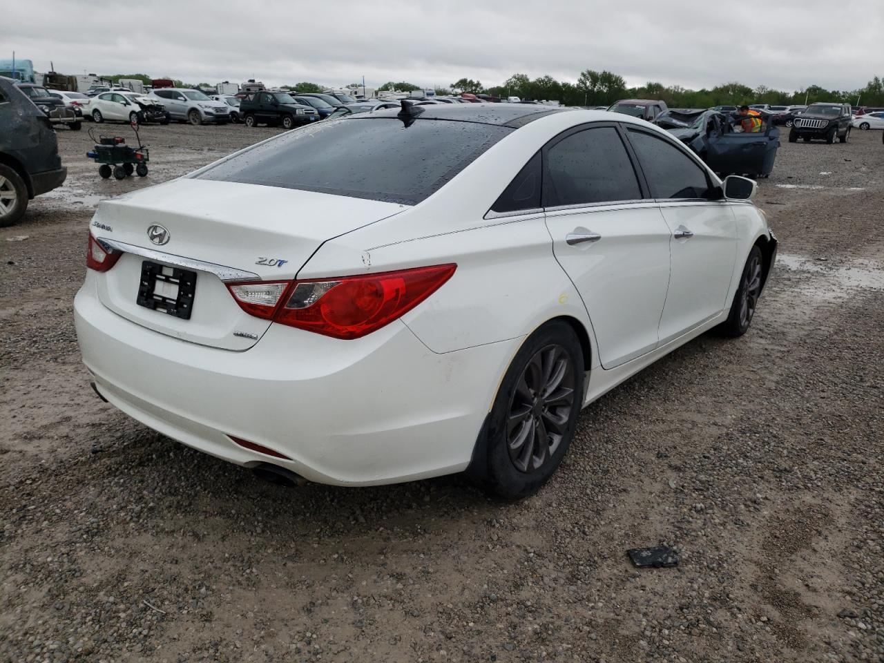 Photo 4 from auction – 2012 HYUNDAI SONATA SE with VIN 5NPEC4AB7CH371944