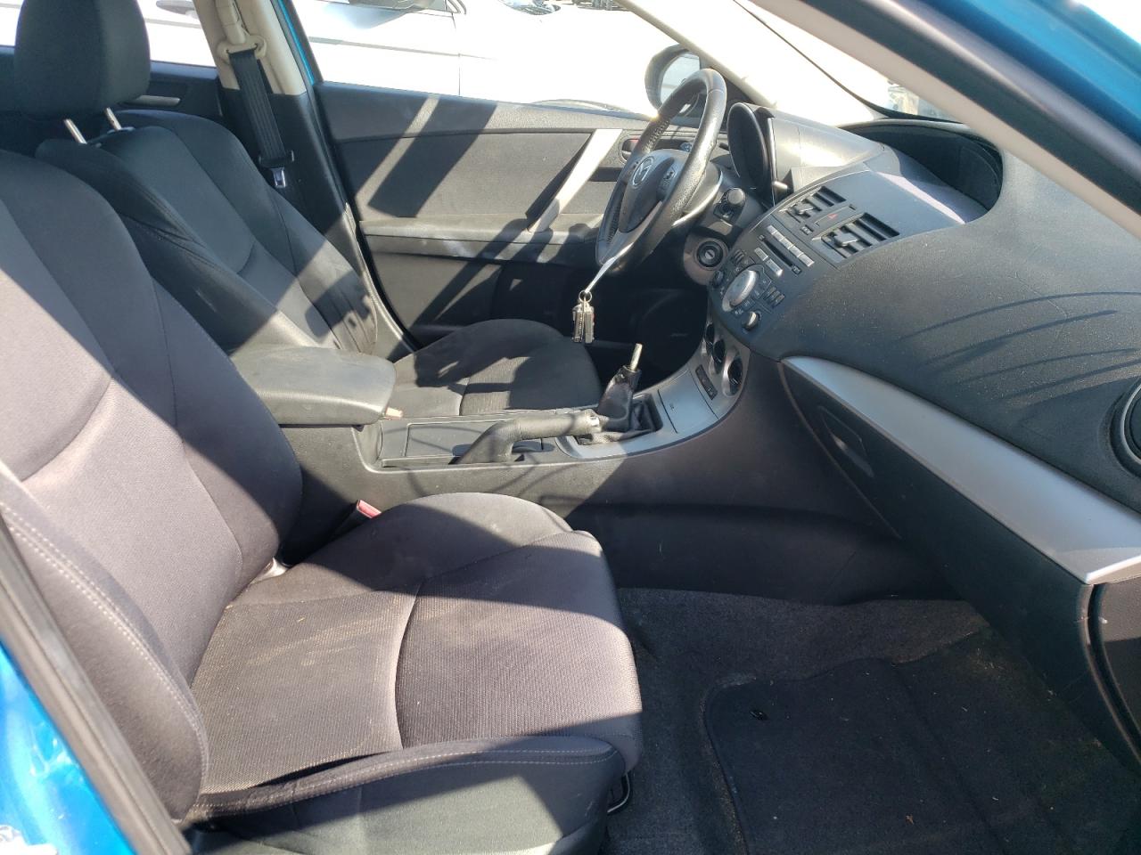 Photo 5 from auction – 2011 MAZDA 3 S with VIN JM1BL1K6XB1425732