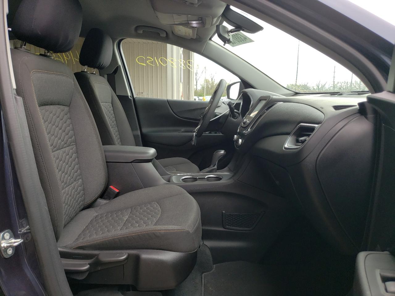 Photo 5 from auction – 2018 CHEVROLET EQUINOX LT with VIN 3GNAXJEV5JS539550