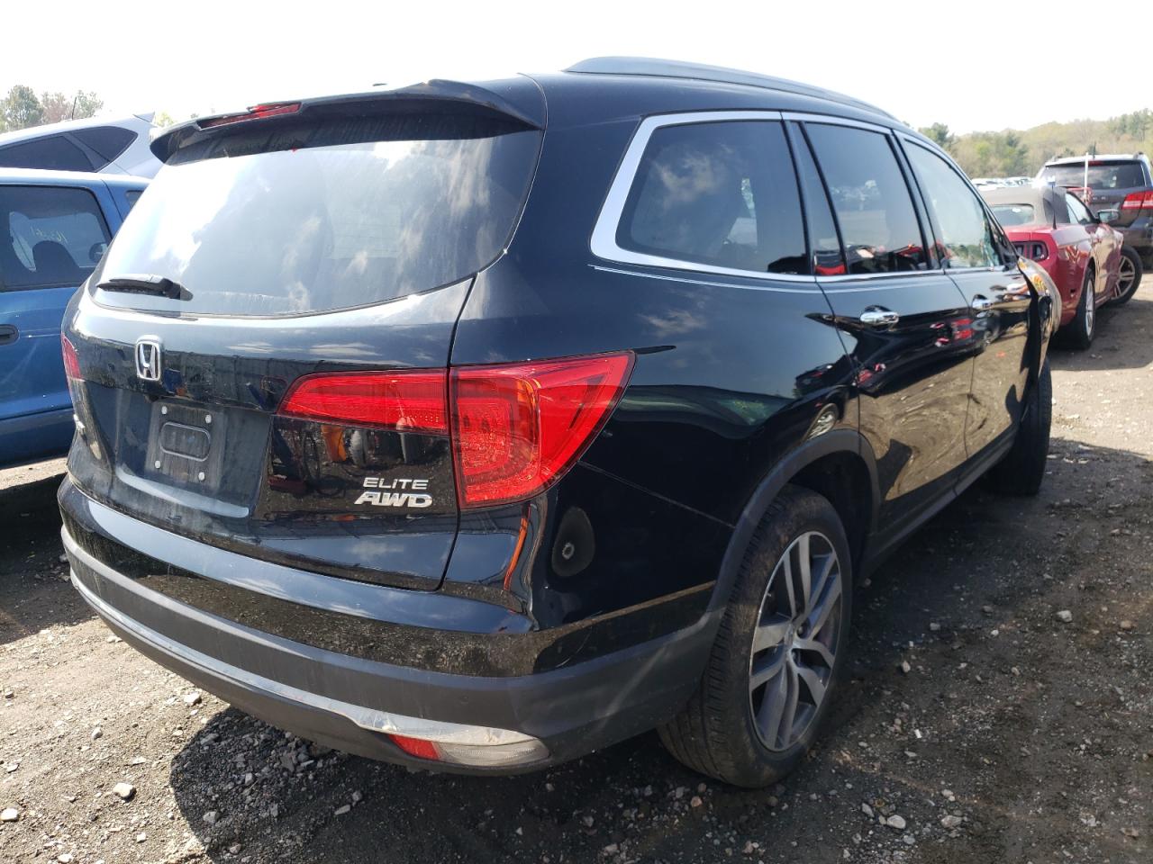 Photo 4 from auction – 2018 HONDA PILOT ELIT with VIN 5FNYF6H08JB044548