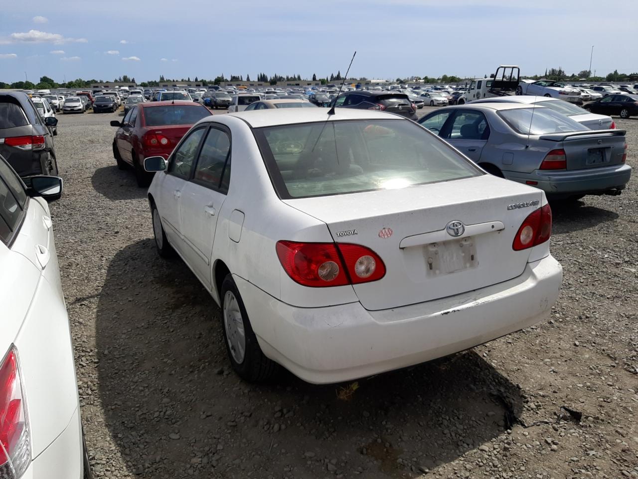 Photo 3 from auction – 2005 TOYOTA COROLLA CE with VIN JTDBR32E952056376