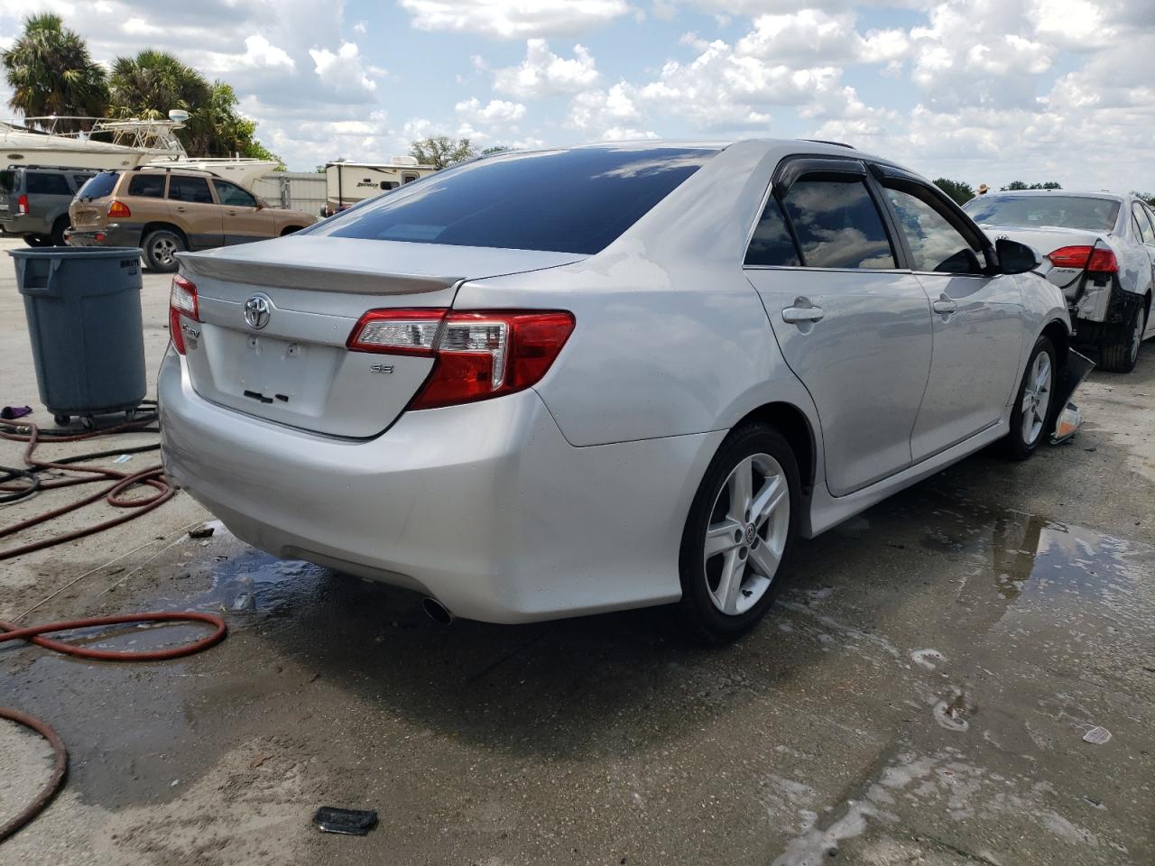 Photo 4 from auction – 2013 TOYOTA CAMRY L with VIN 4T1BF1FK5DU677111
