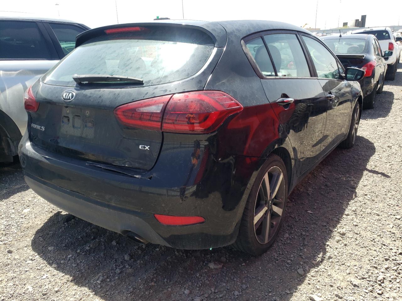 Photo 4 from auction – 2017 KIA FORTE EX with VIN KNAFX5A84H5669553