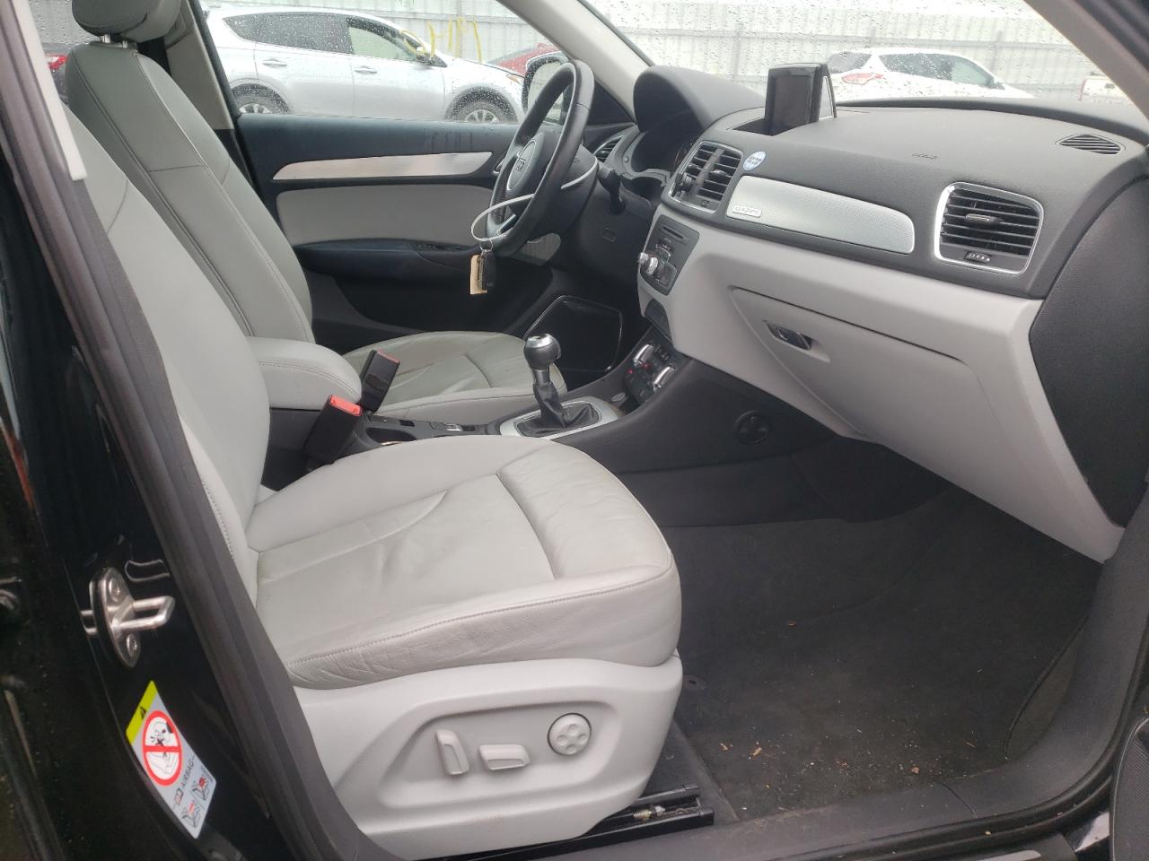 Photo 5 from auction – 2015 AUDI Q3 PRESTIG with VIN WA1GFCFS3FR011872