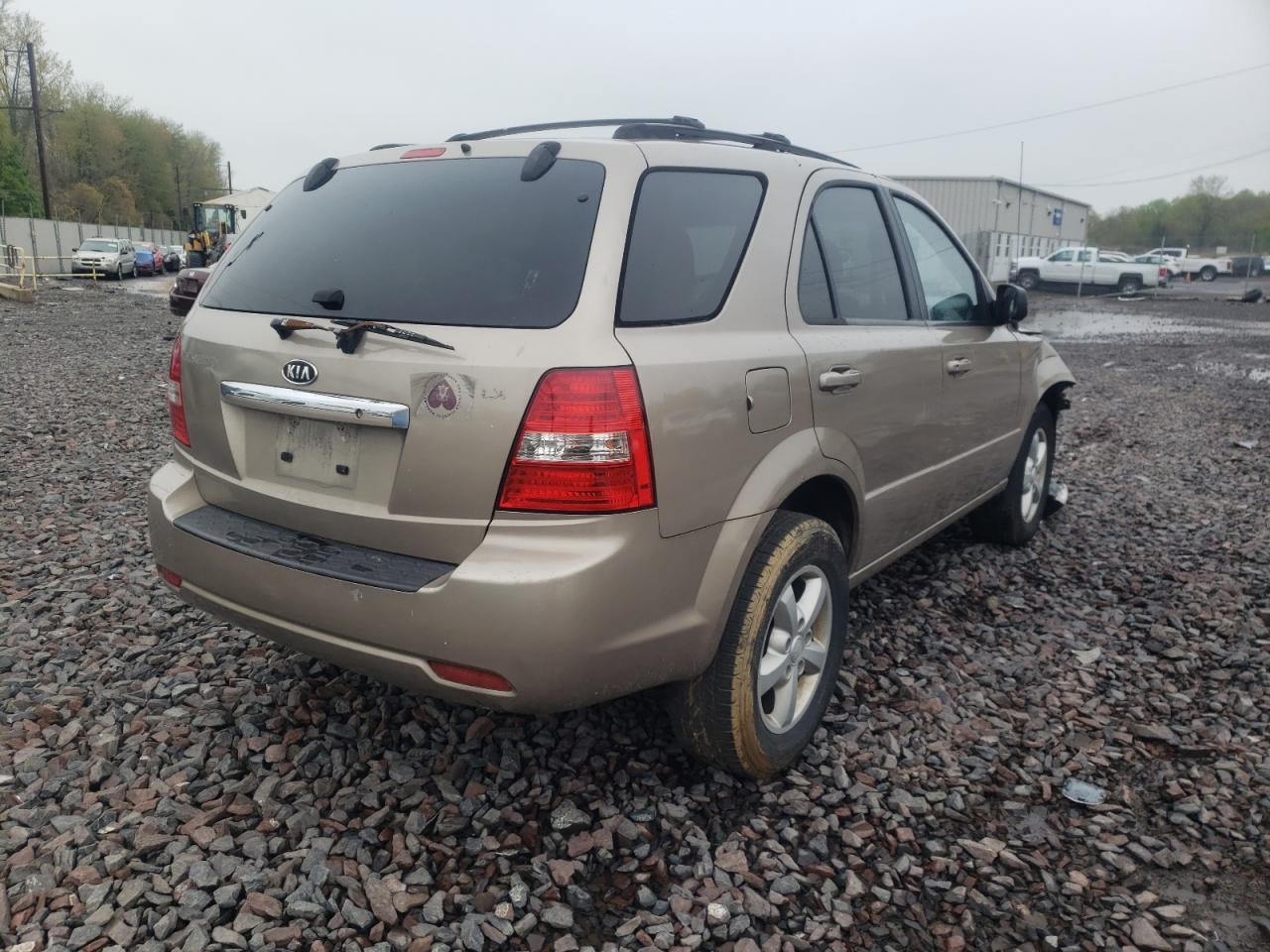 Photo 4 from auction – 2007 KIA SORENTO EX with VIN KNDJC736475674461