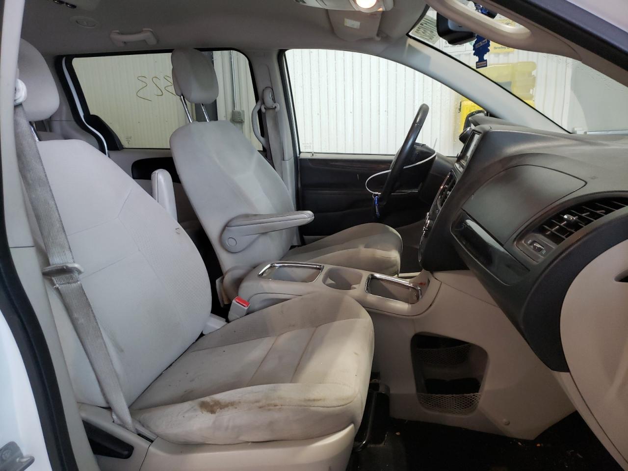 Photo 5 from auction – 2014 DODGE GRAND CARA with VIN 2C4RDGCG3ER423438