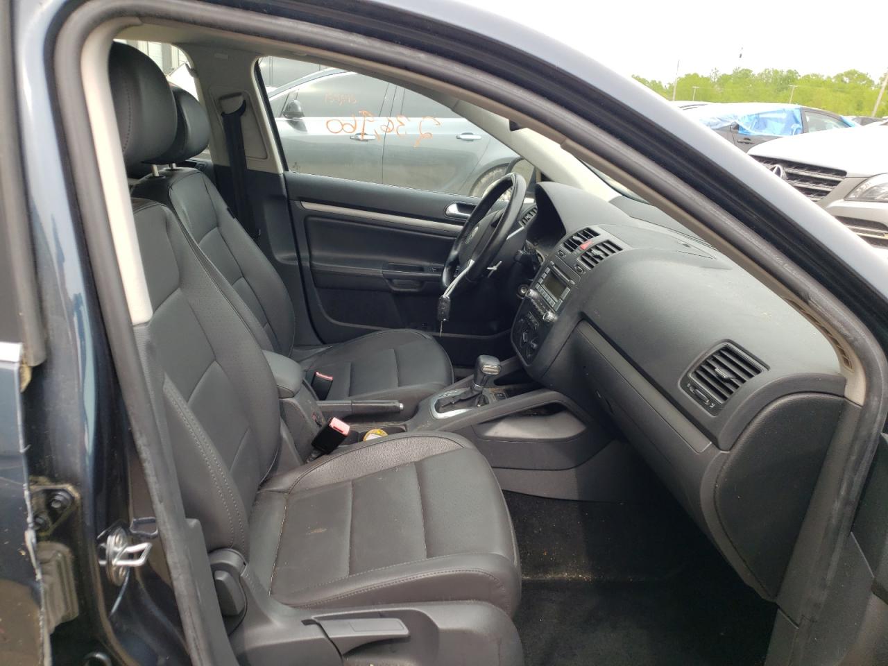 Photo 5 from auction – 2008 VOLKSWAGEN JETTA SE with VIN 3VWRM71K68M006279