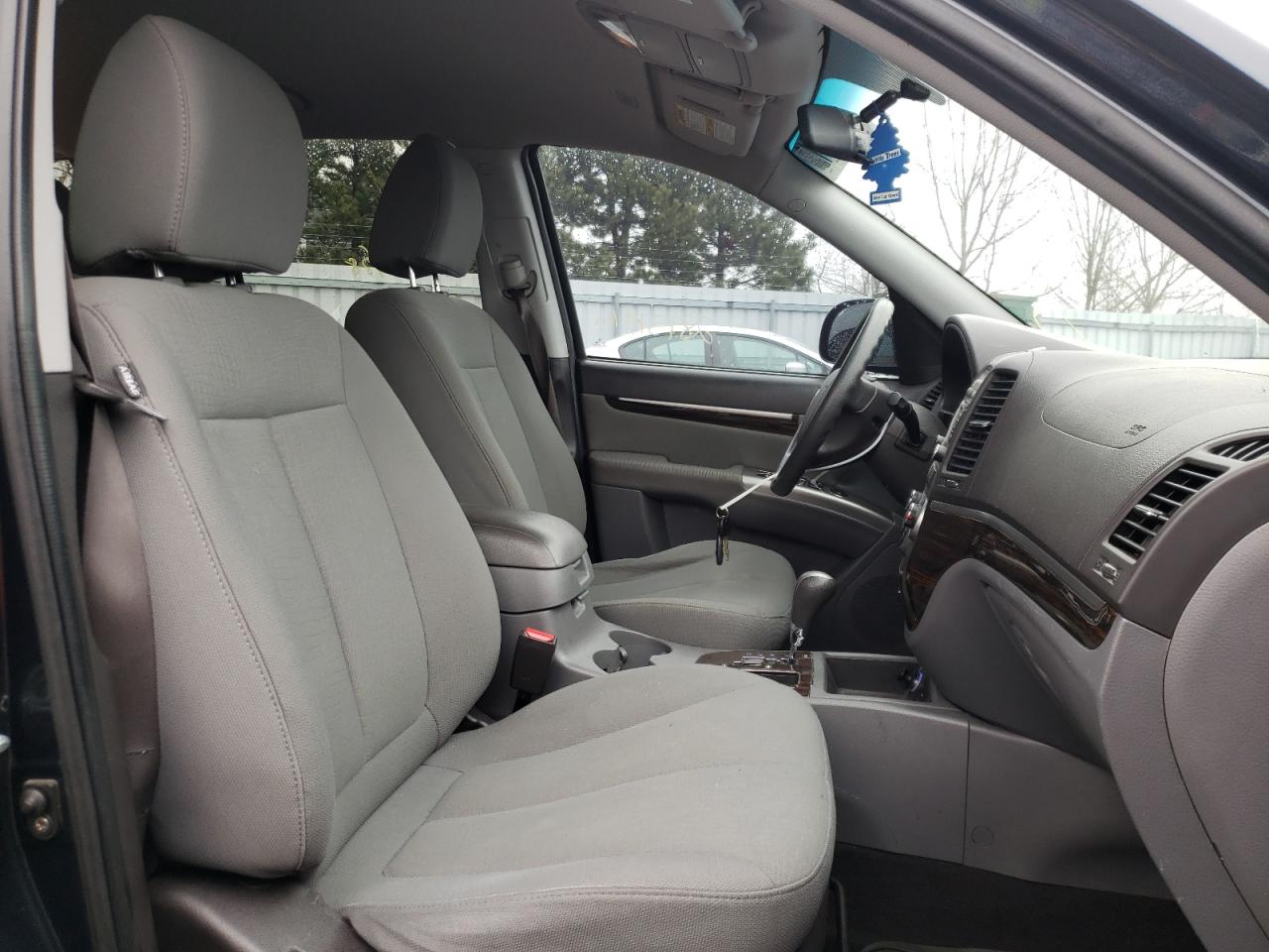 Photo 5 from auction – 2010 HYUNDAI SANTA FE G with VIN 5NMSG3AB5AH338694