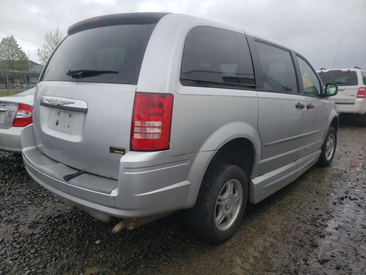 Photo 4 from auction – 2008 CHRYSLER TOWN & COU with VIN 2A8HR44H48R672542