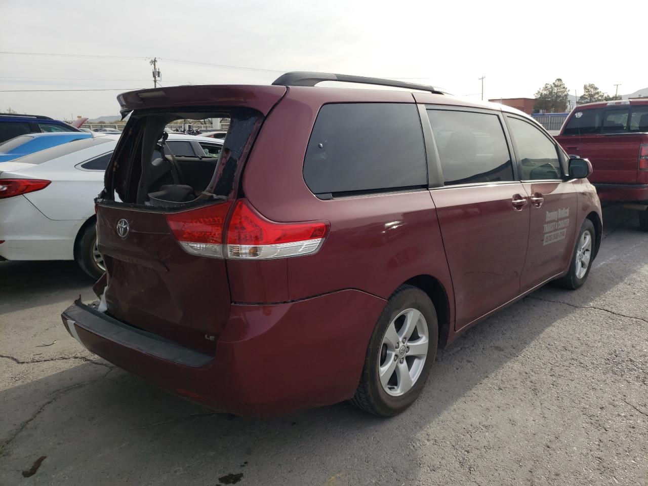 Photo 4 from auction – 2014 TOYOTA SIENNA LE with VIN 5TDKK3DC9ES449125