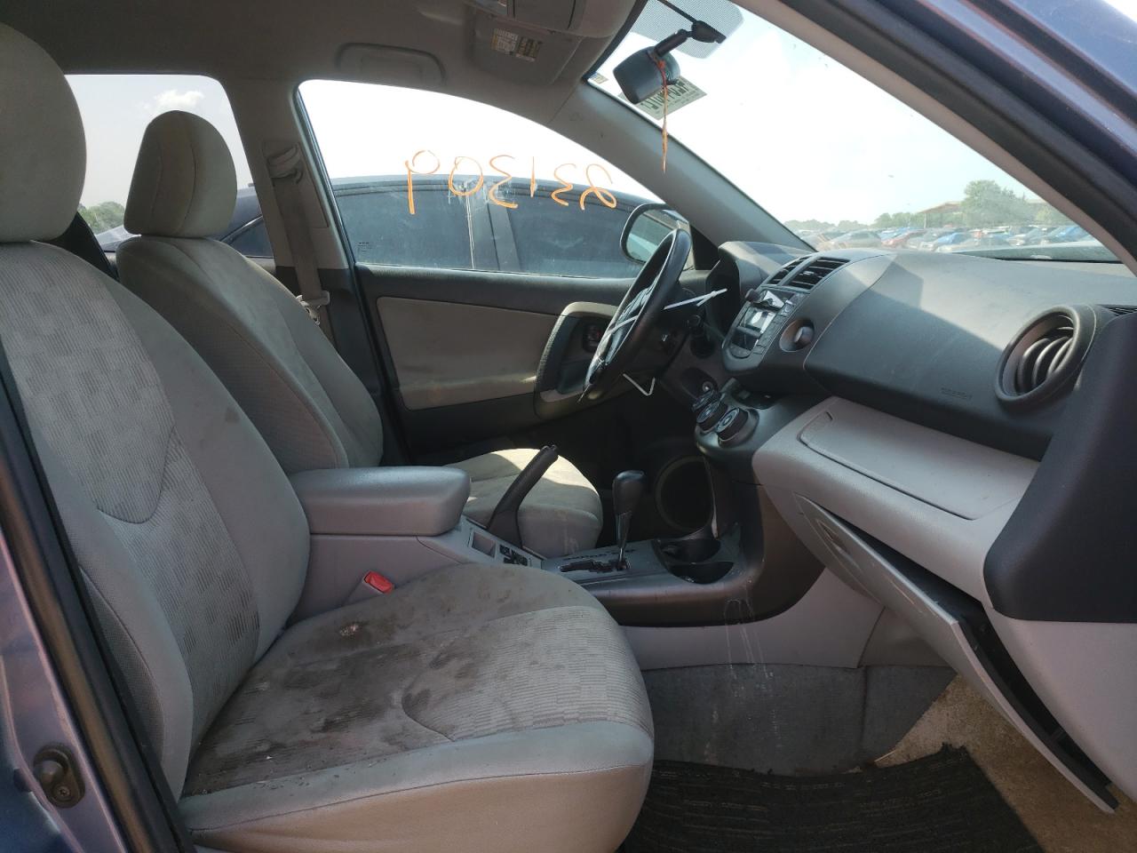 Photo 5 from auction – 2011 TOYOTA RAV4 with VIN 2T3ZF4DV3BW069752