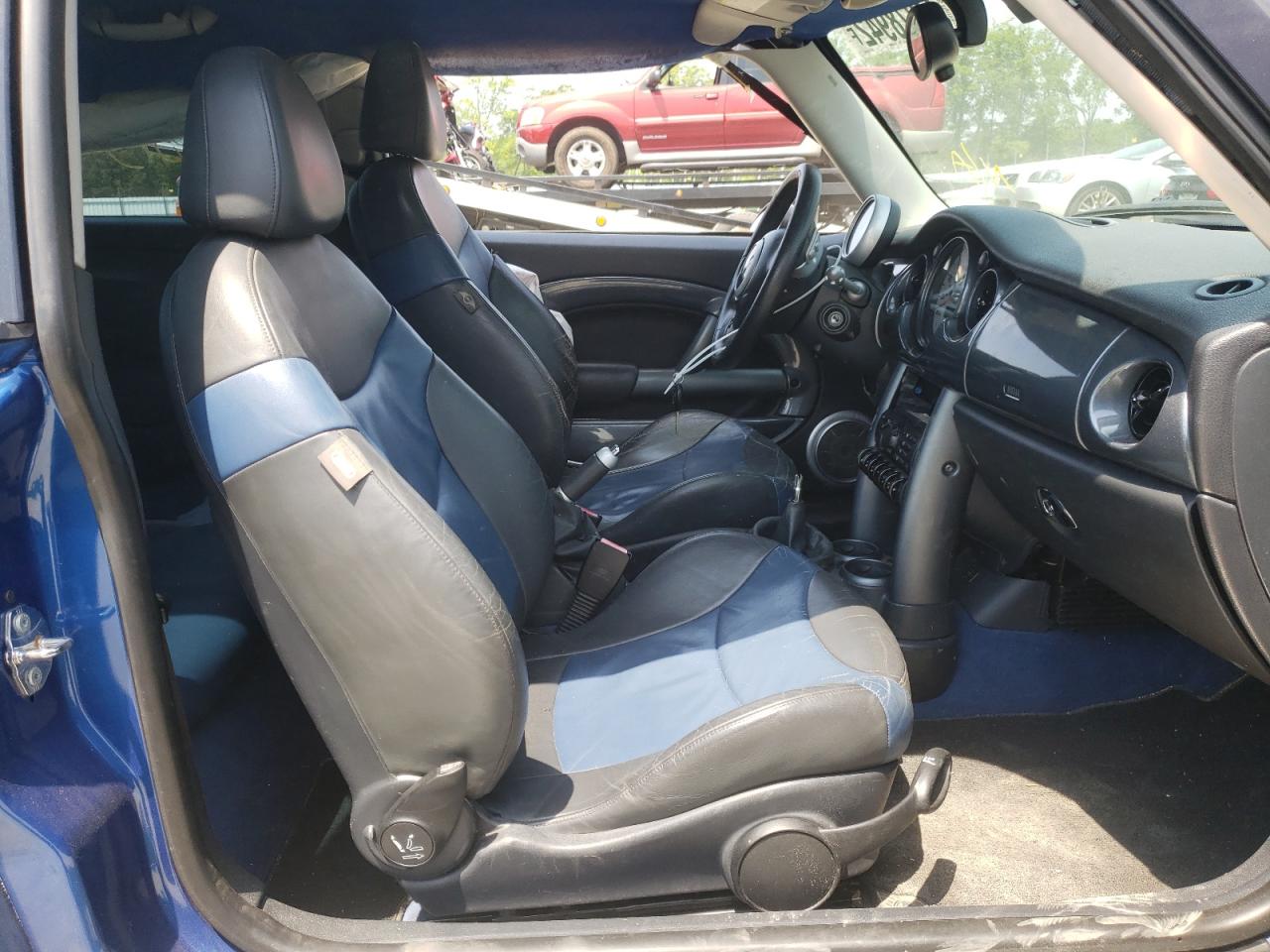 Photo 5 from auction – 2003 MINI COOPER S with VIN WMWRE33453TD70808
