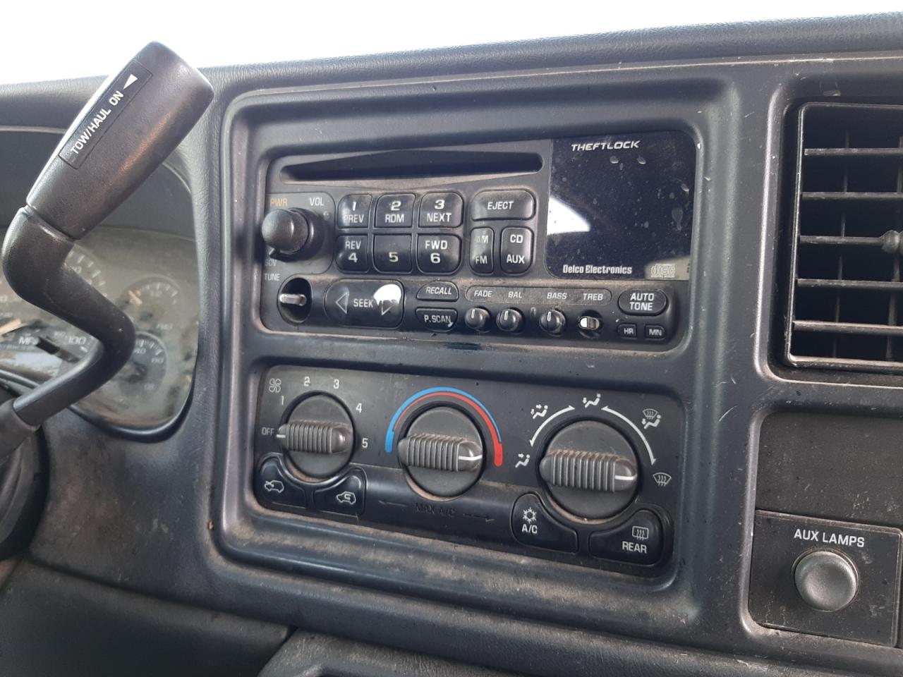 Photo 9 from auction – 2002 CHEVROLET SILVERADO with VIN 1GCHK23U82F195448