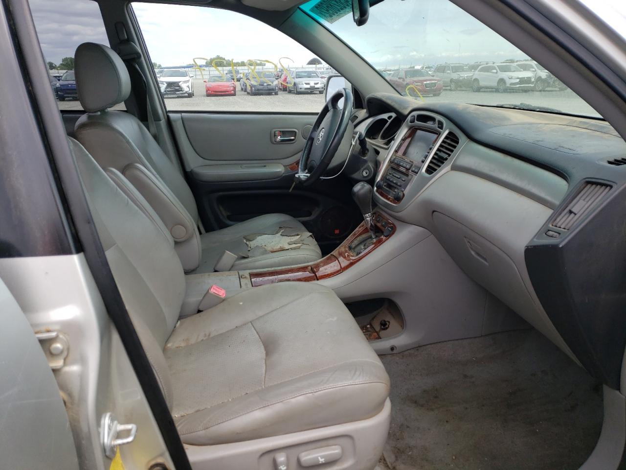 Photo 5 from auction – 2005 TOYOTA HIGHLANDER with VIN JTEDP21A050080743