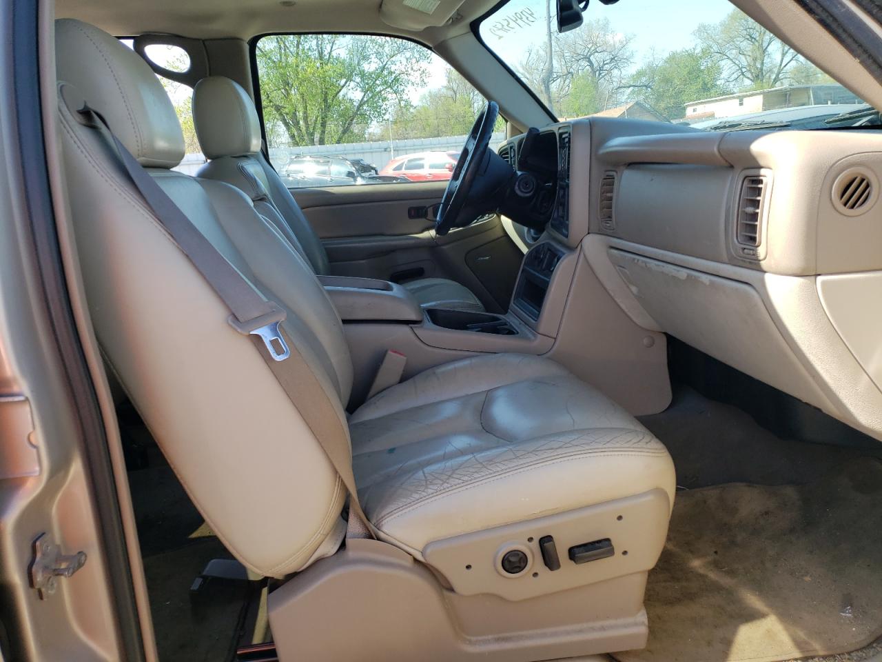 Photo 5 from auction – 2005 CHEVROLET AVALANCHE with VIN 3GNEK12Z85G290399