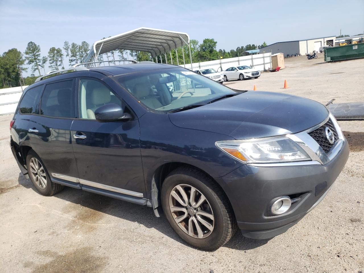 NISSAN PATHFINDER 2015 with VIN 5N1AR2MN2FC661981 - Photo from auction