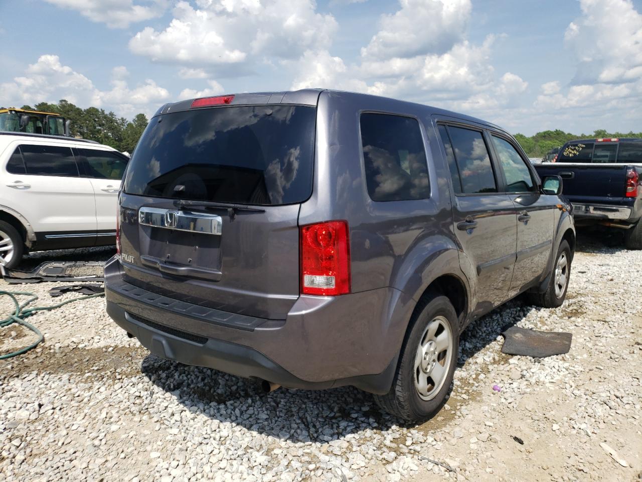 Photo 4 from auction – 2015 HONDA PILOT LX with VIN 5FNYF3H29FB030911