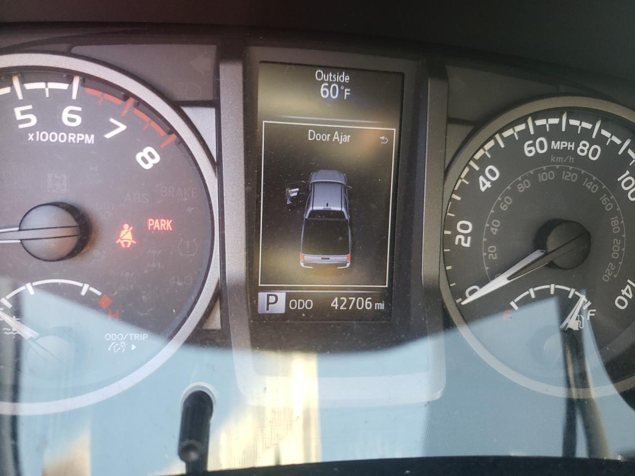 Photo 8 from auction – 2017 TOYOTA TACOMA with VIN 3TMDZ5BNXHM013392