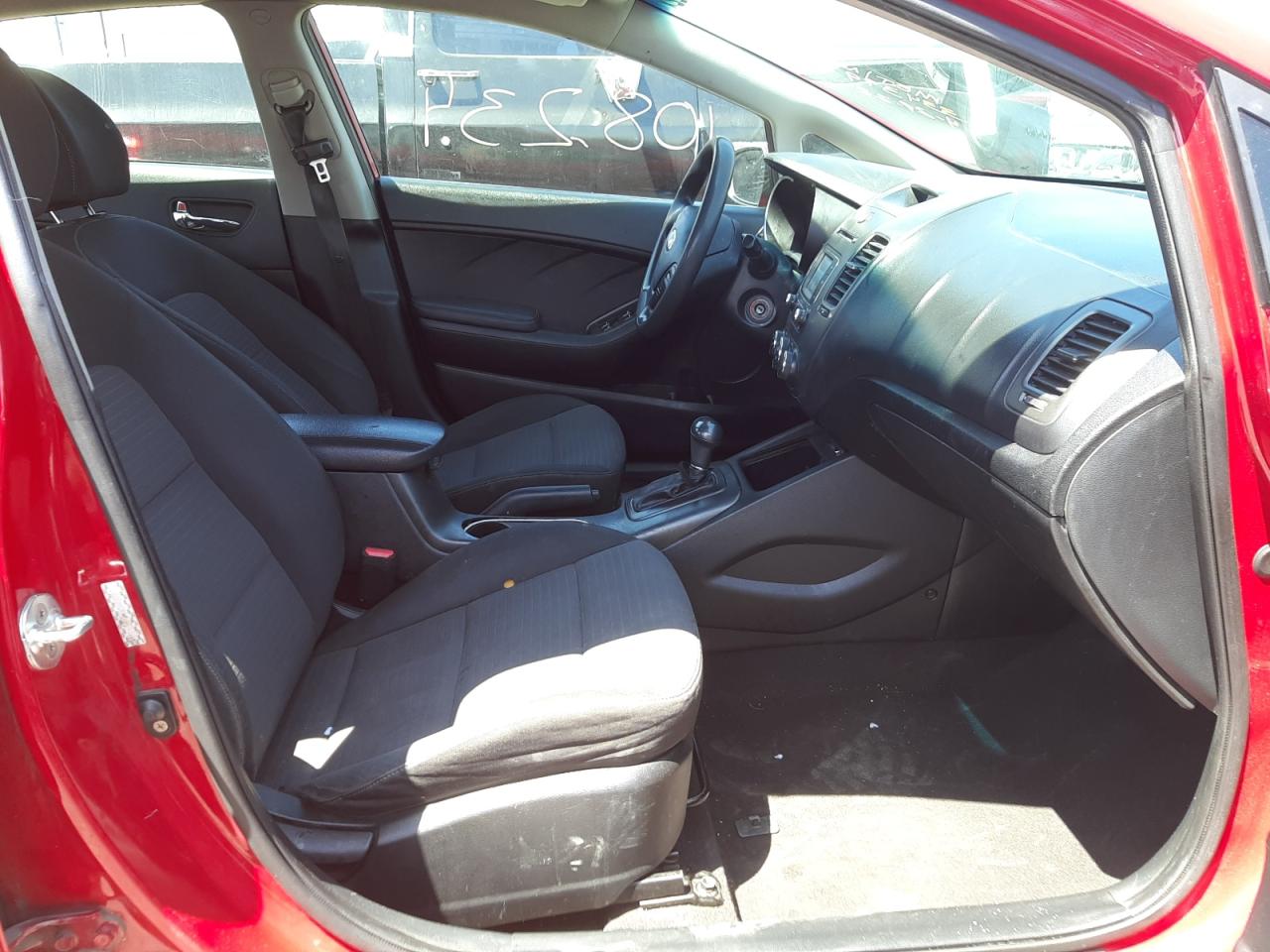 Photo 5 from auction – 2016 KIA FORTE LX with VIN KNAFX4A60G5603797