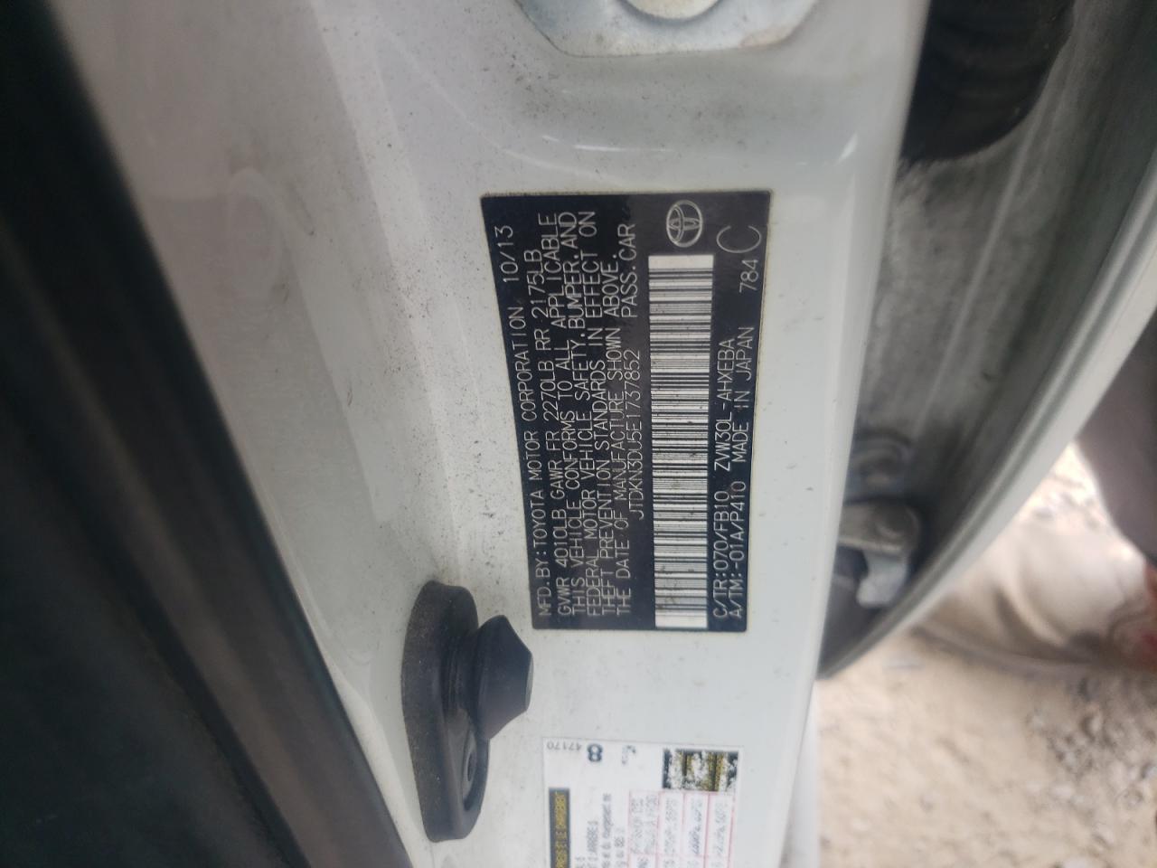 Photo 10 from auction – 2014 TOYOTA PRIUS with VIN JTDKN3DU5E1737852