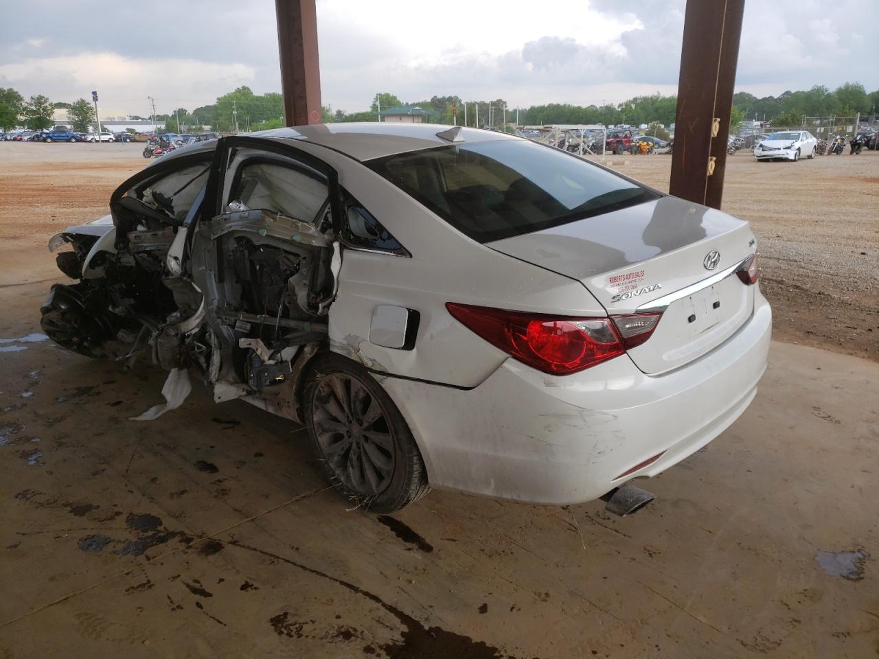 Photo 3 from auction – 2012 HYUNDAI SONATA SE with VIN 5NPEC4AB5CH336643