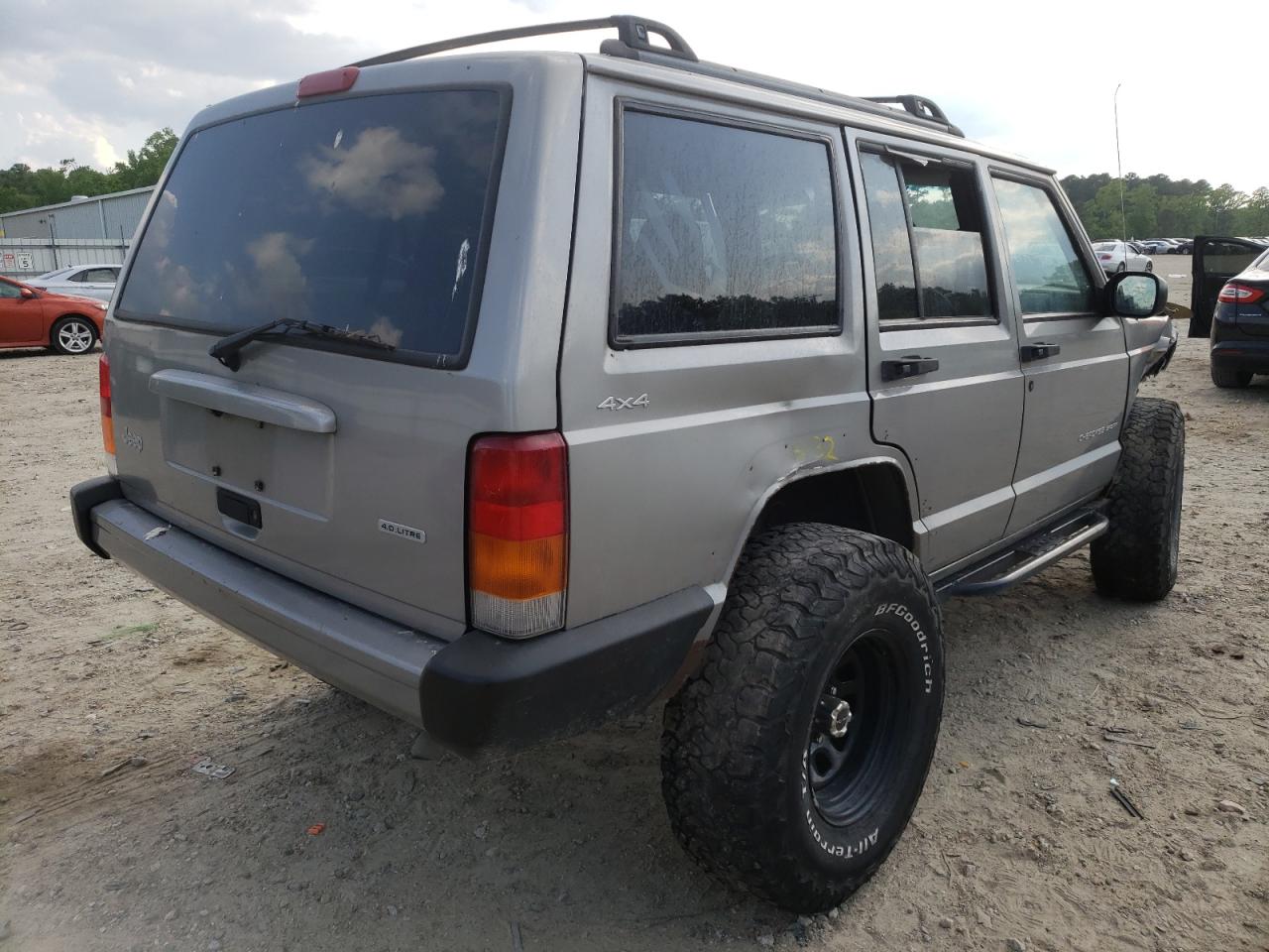 Photo 4 from auction – 2001 JEEP CH PIONEER with VIN 1J4FF48S01L541047