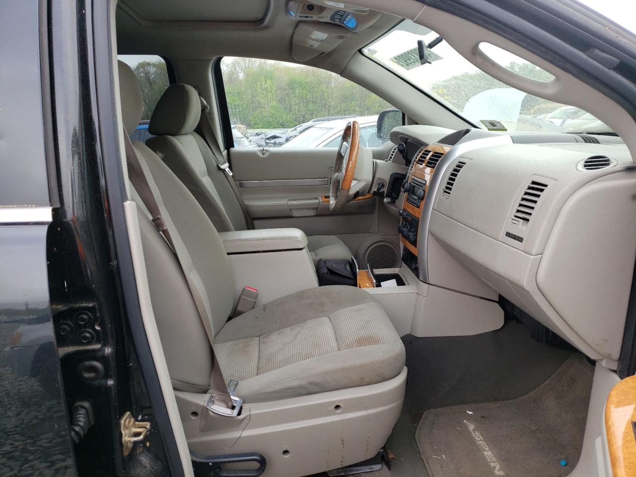Photo 5 from auction – 2007 CHRYSLER ASPEN LIMI with VIN 1A8HW58217F511558