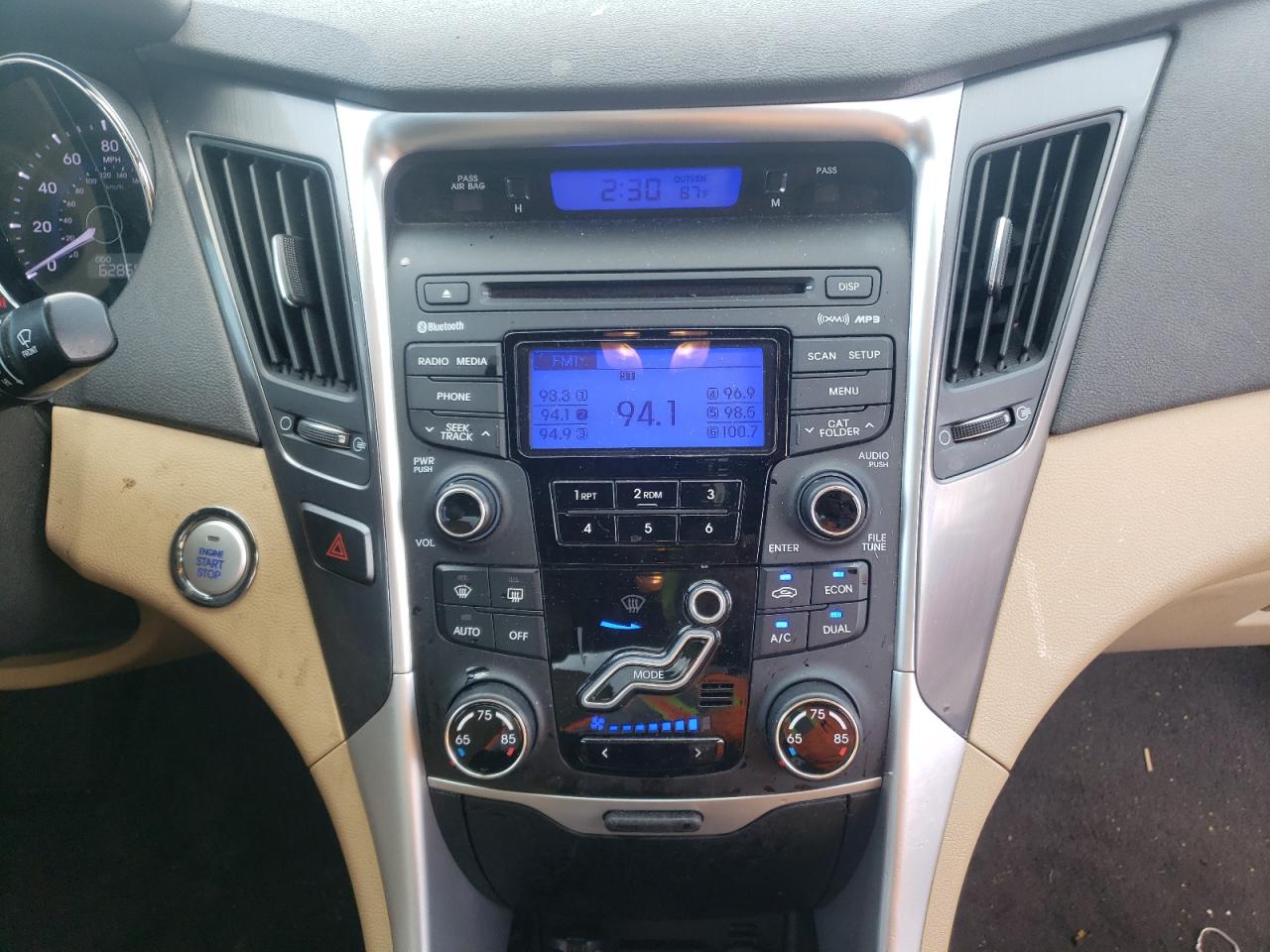 Photo 9 from auction – 2013 HYUNDAI SONATA HYB with VIN KMHEC4A41DA098666