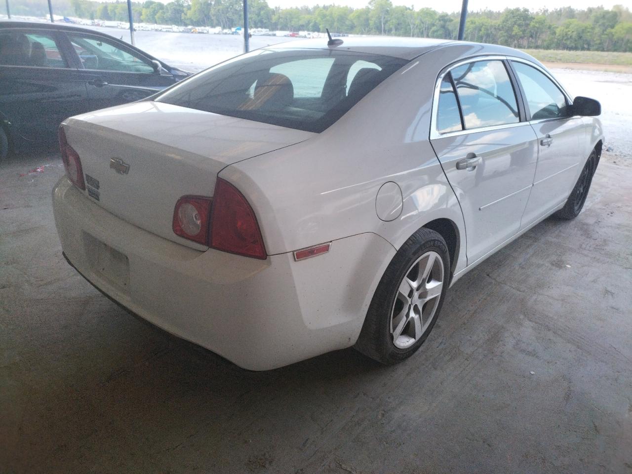 Photo 4 from auction – 2011 CHEVROLET MALIBU LS with VIN 1G1ZB5E15BF201014