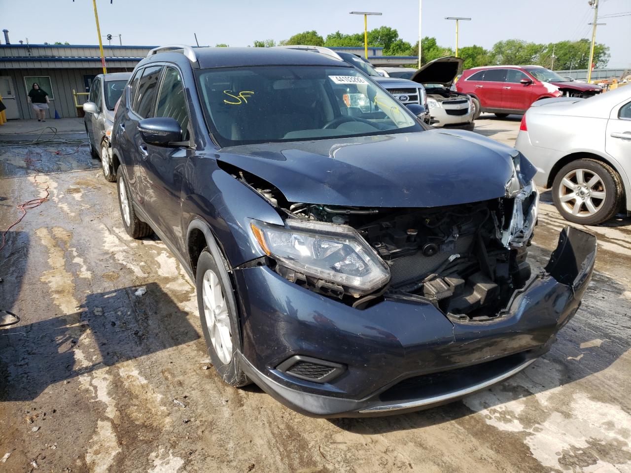 NISSAN ROGUE S 2016 with VIN KNMAT2MTXGP673097 - Photo from auction