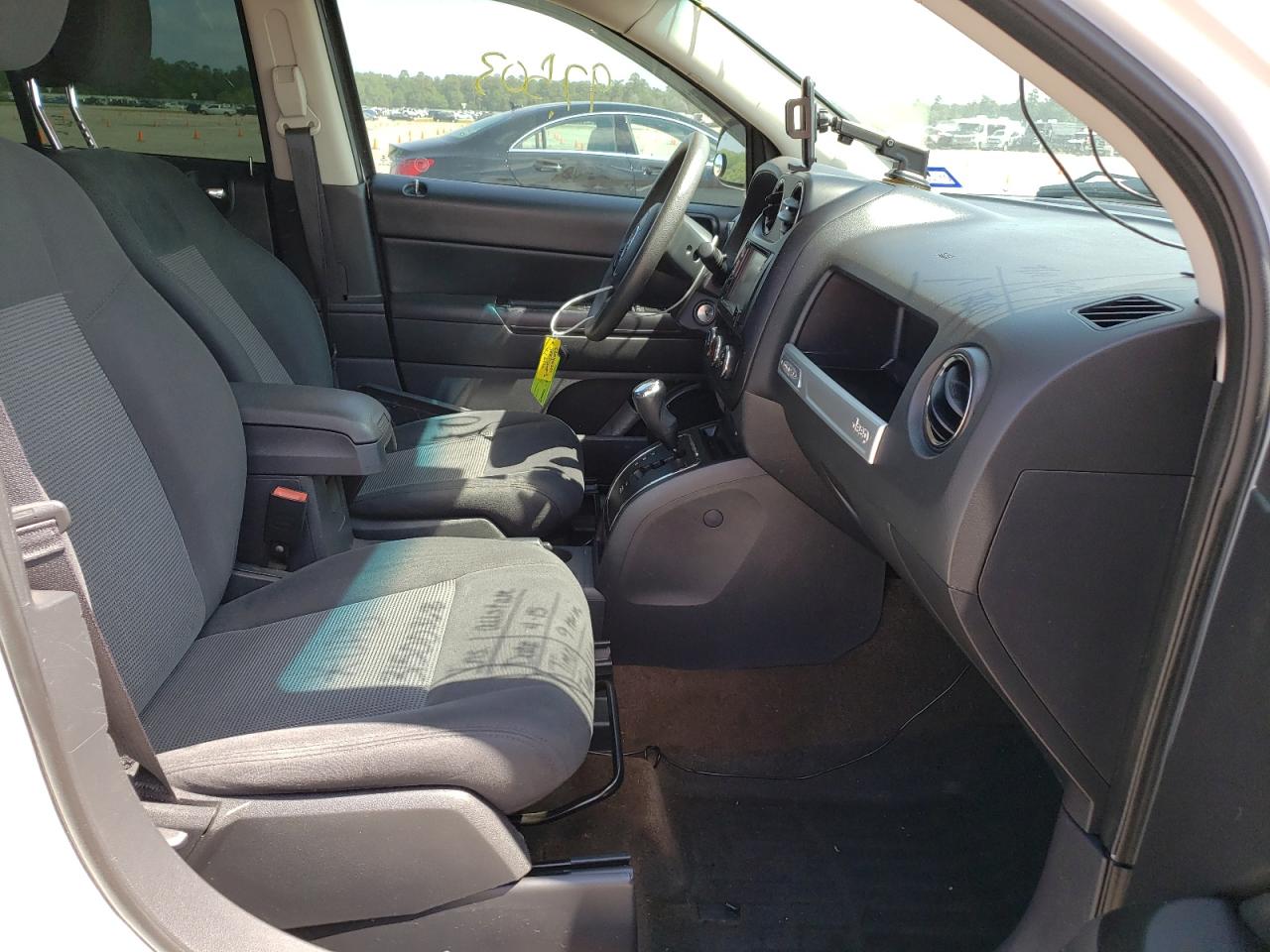 Photo 5 from auction – 2015 JEEP COMPASS SP with VIN 1C4NJCBA2FD138425