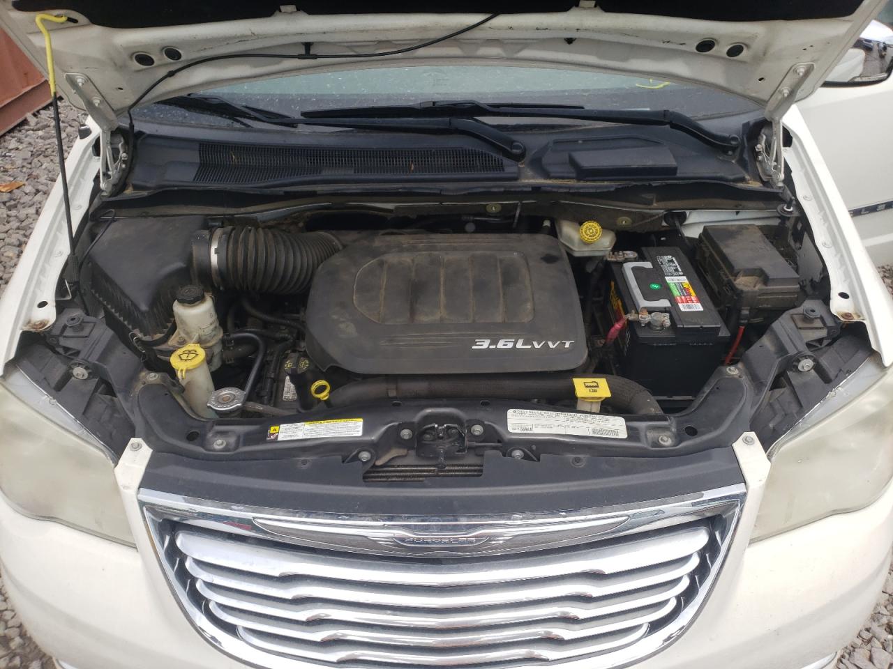 Photo 7 from auction – 2012 CHRYSLER TOWN & COU with VIN 2C4RC1GG8CR121313