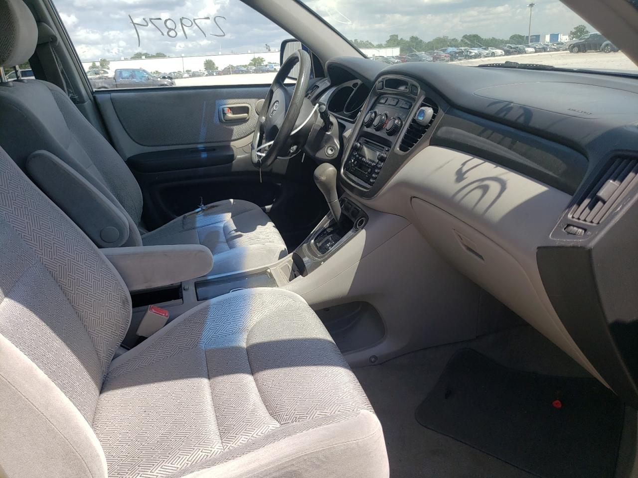 Photo 19 from auction – 2003 TOYOTA HIGHLANDER with VIN JTEGF21A930095853