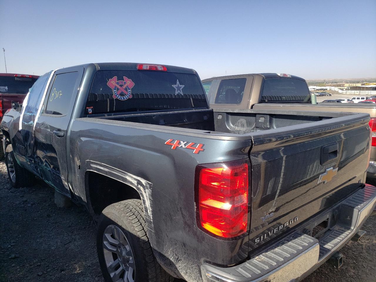 Photo 3 from auction – 2018 CHEVROLET SILVERADO with VIN 3GCUKREC8JG164581
