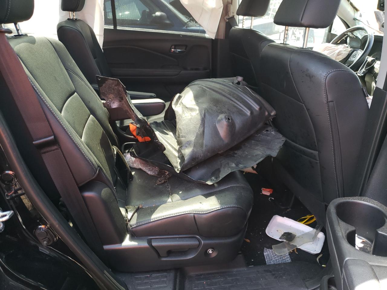 Photo 6 from auction – 2018 HONDA PILOT ELIT with VIN 5FNYF6H08JB044548