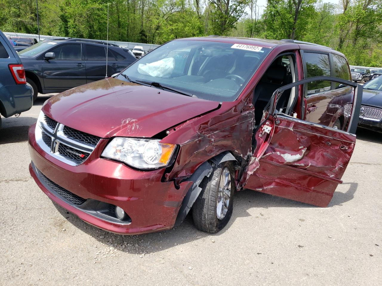 Photo 2 from auction – 2017 DODGE GRAND CARA with VIN 2C4RDGCG3HR664338