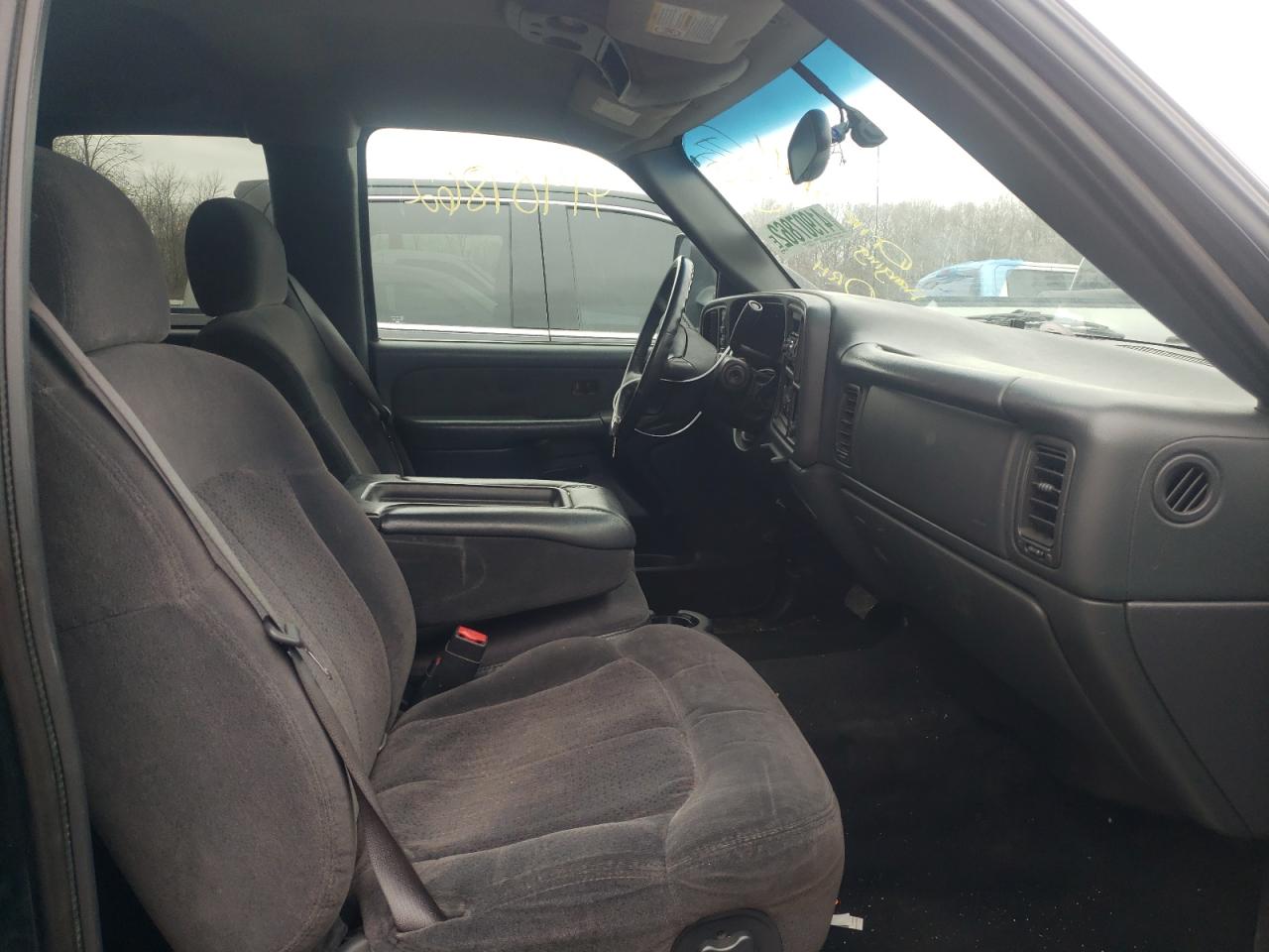 Photo 6 from auction – 2002 CHEVROLET SILVERADO with VIN 1GCHK29U12E263957