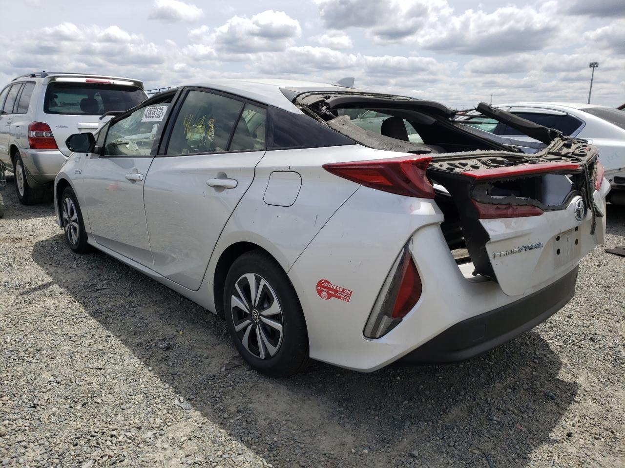 Photo 3 from auction – 2017 TOYOTA PRIUS PRIM with VIN JTDKARFP4H3061747