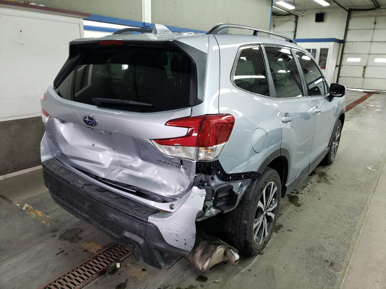Photo 4 from auction – 2020 SUBARU FORESTER L with VIN JF2SKAUC8LH593675
