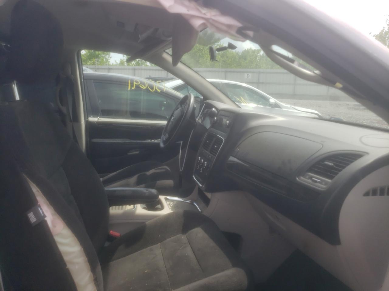 Photo 5 from auction – 2016 DODGE GRAND CARA with VIN 2C4RDGCG2GR352333