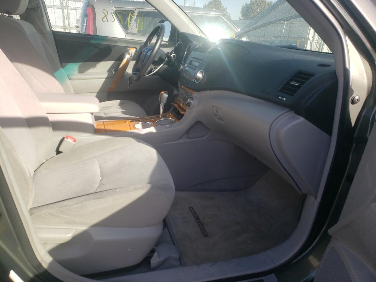 Photo 5 from auction – 2009 TOYOTA HIGHLANDER with VIN JTEEW41A092027568