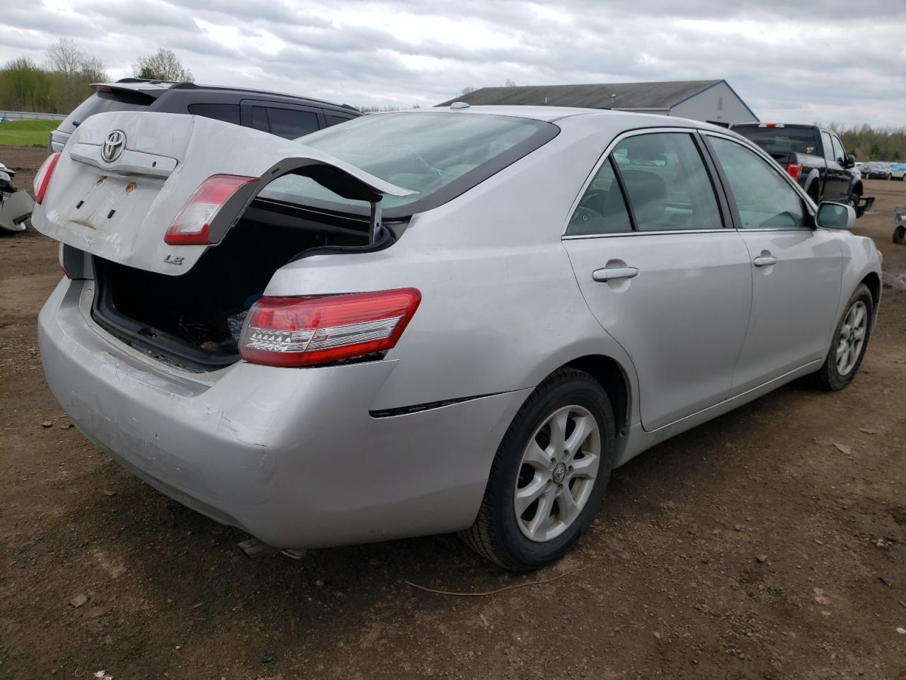 Photo 4 from auction – 2011 TOYOTA CAMRY BASE with VIN 4T1BF3EK2BU208066
