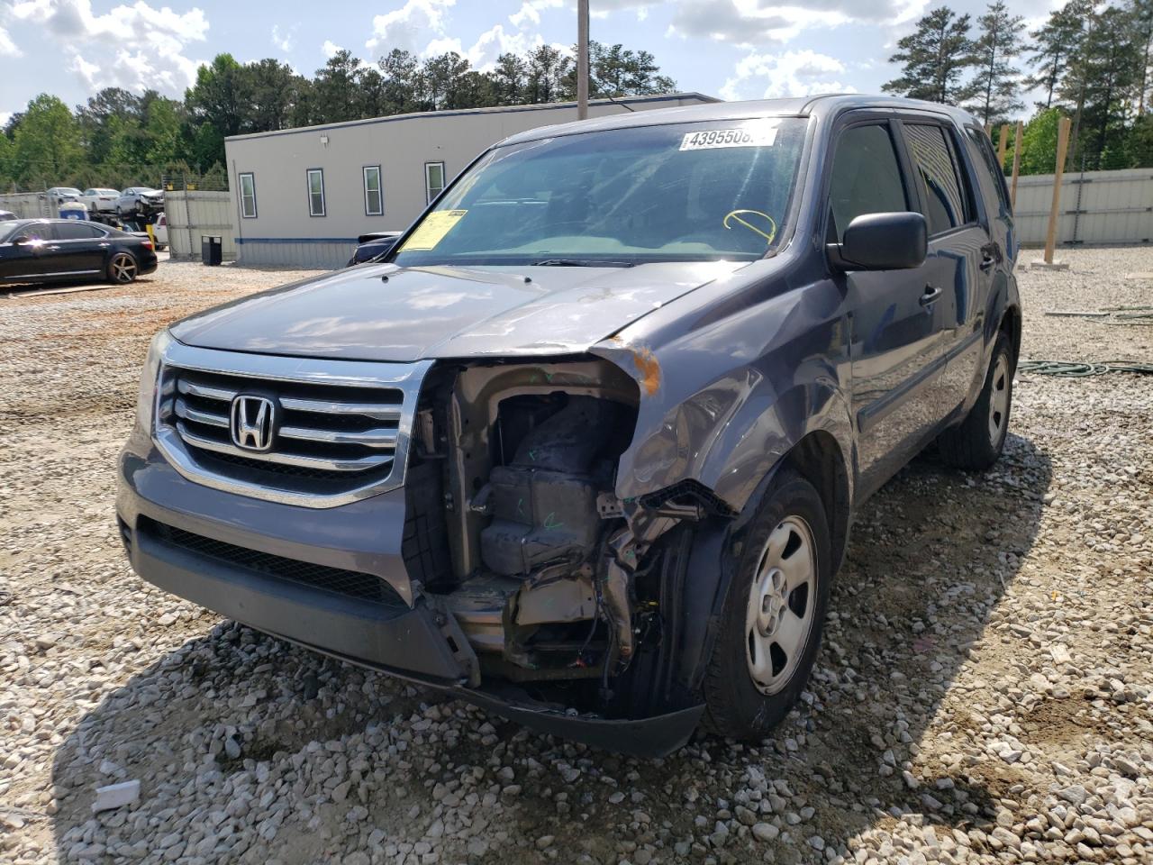 Photo 2 from auction – 2015 HONDA PILOT LX with VIN 5FNYF3H29FB030911