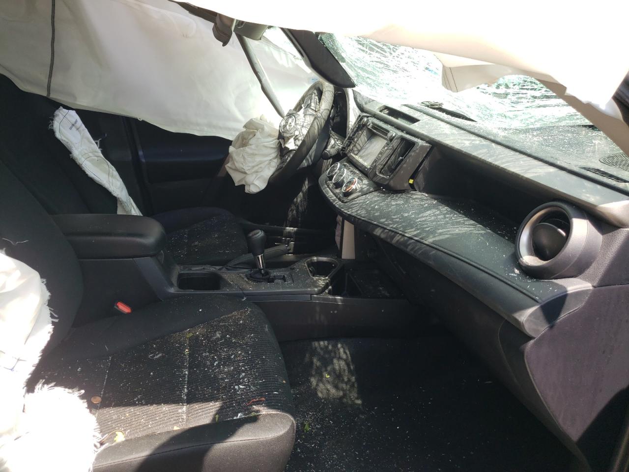 Photo 5 from auction – 2018 TOYOTA RAV4 LE with VIN 2T3ZFREV0JW509470