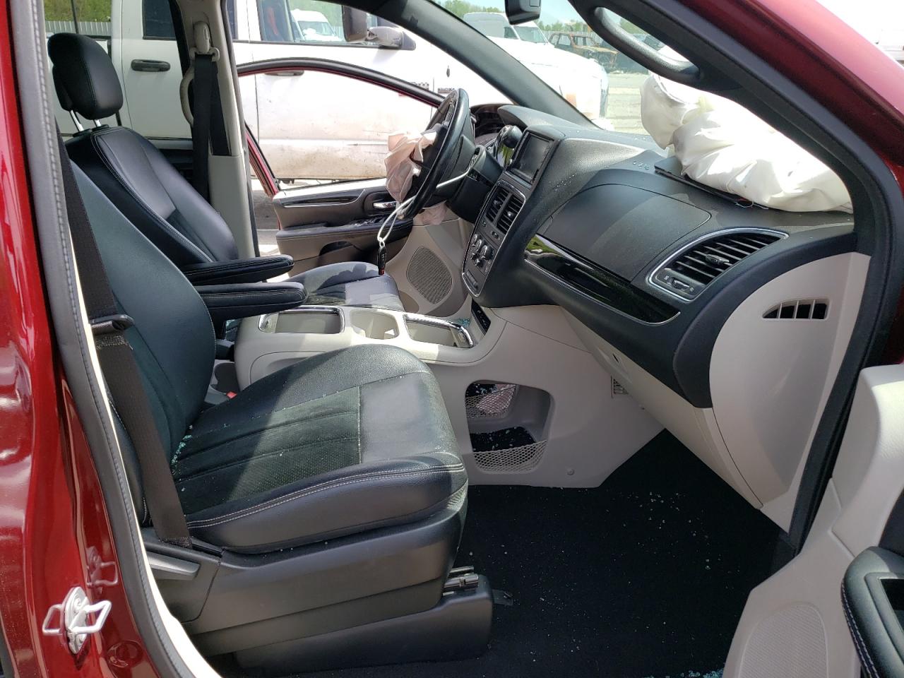 Photo 5 from auction – 2017 DODGE GRAND CARA with VIN 2C4RDGCG3HR664338