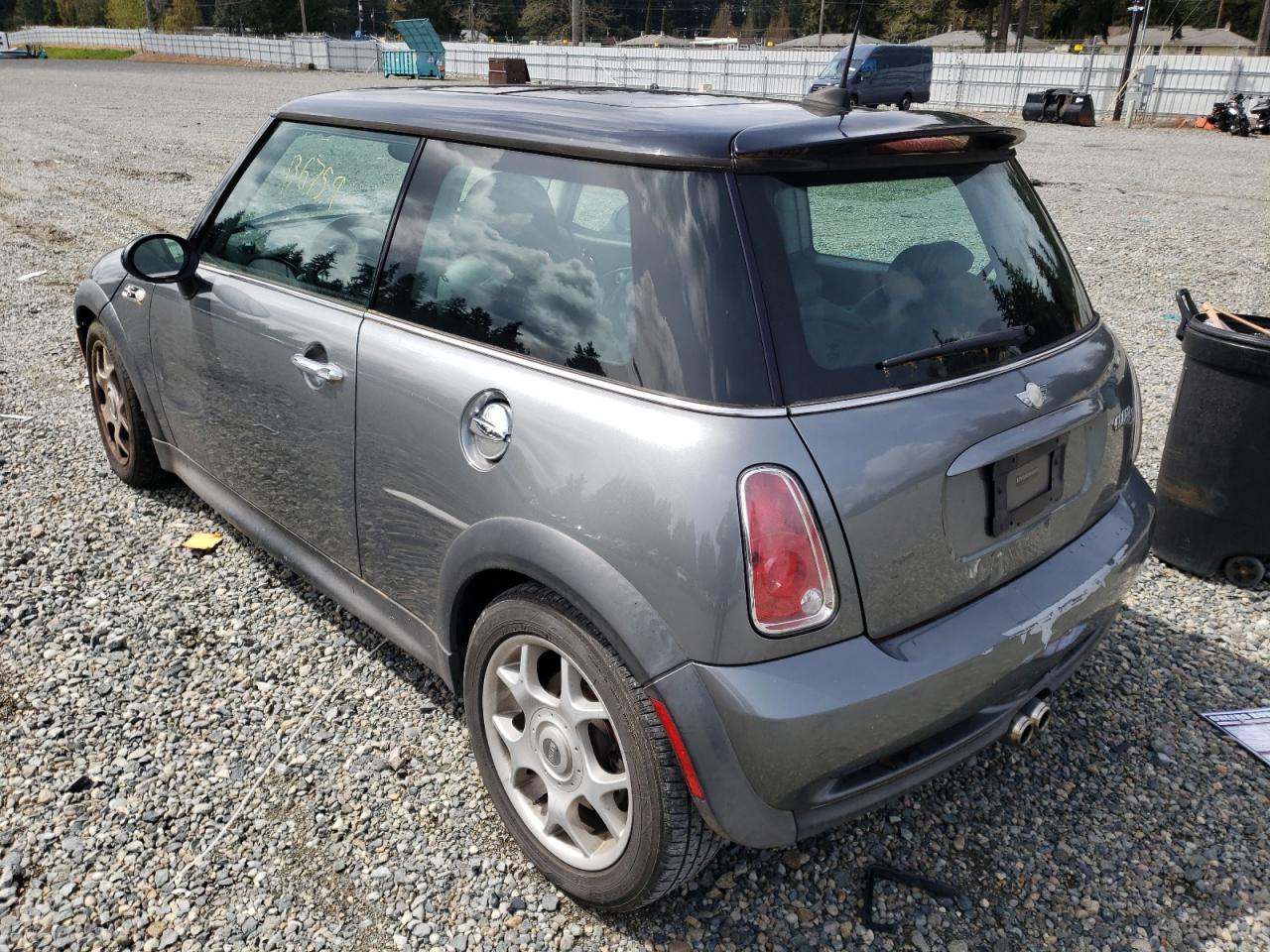 Photo 3 from auction – 2006 MINI COOPER S with VIN WMWRE33526TJ48429