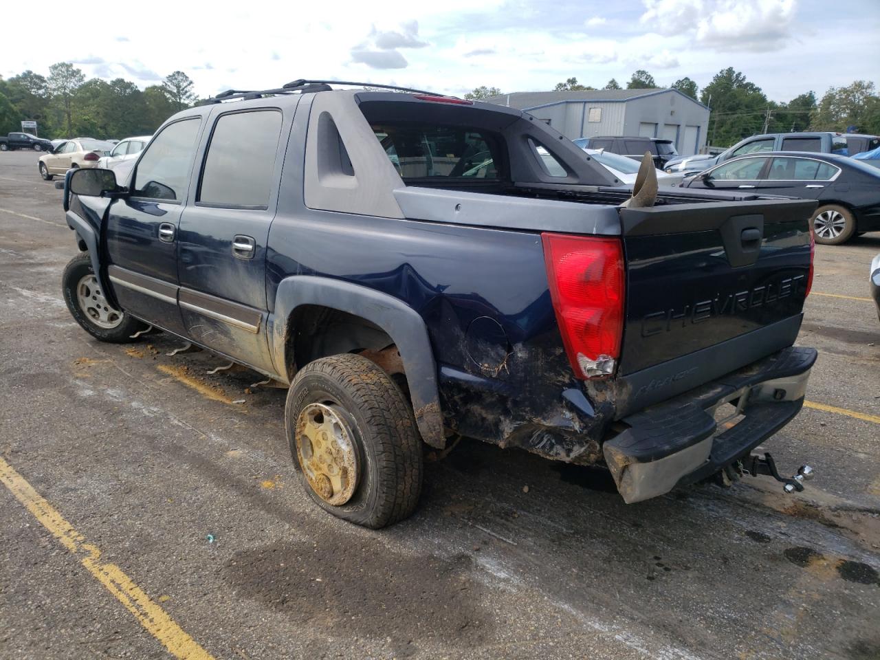 Photo 3 from auction – 2005 CHEVROLET AVALANCHE with VIN 3GNEC12Z65G177399