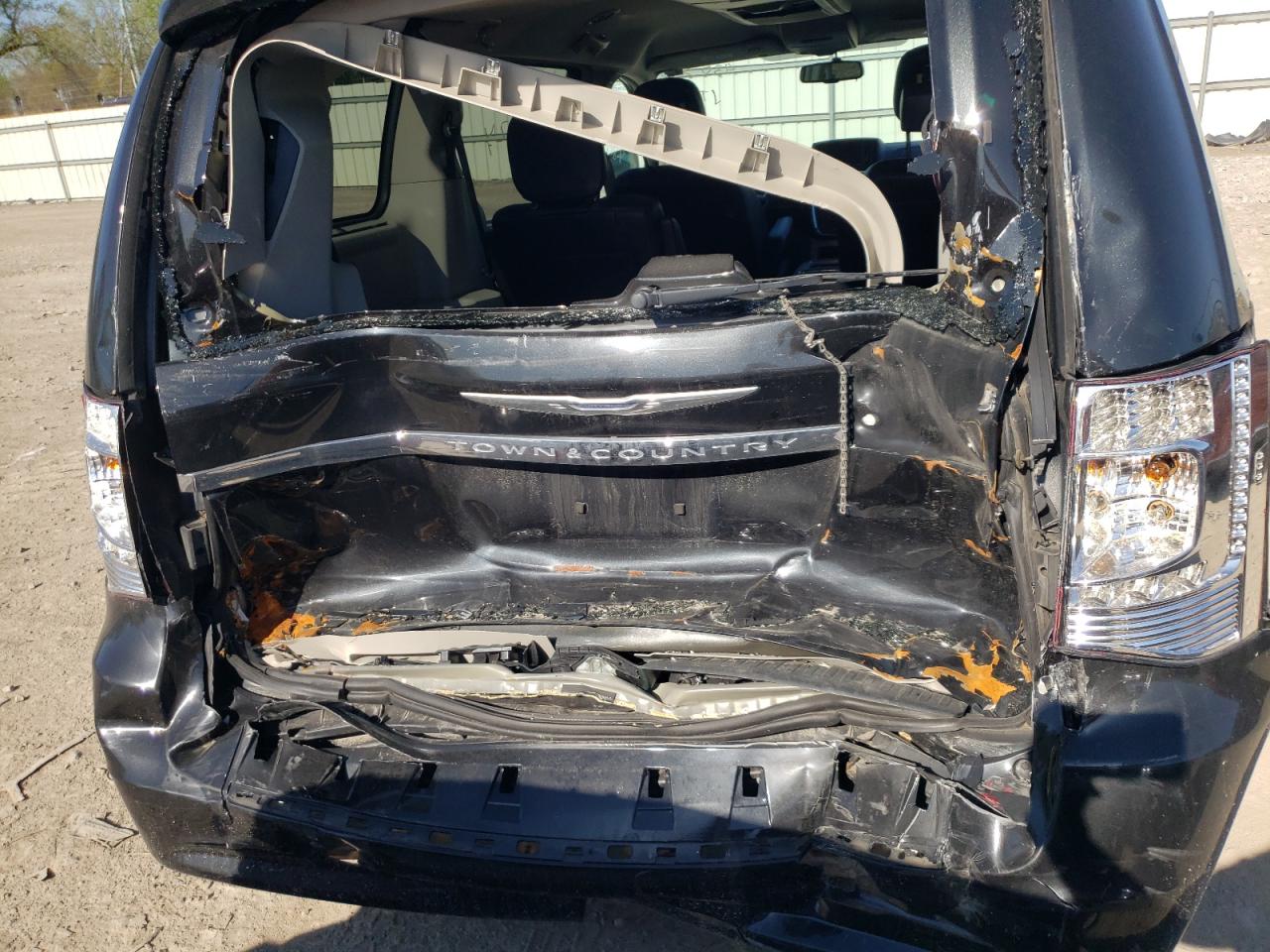 Photo 9 from auction – 2016 CHRYSLER TOWN & COU with VIN 2C4RC1BG0GR113574