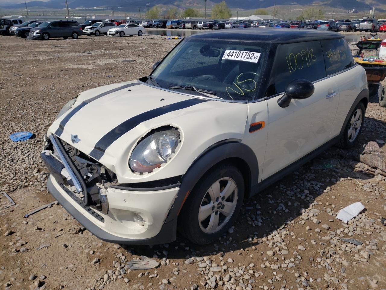 Photo 2 from auction – 2015 MINI COOPER with VIN WMWXM5C59FT941104