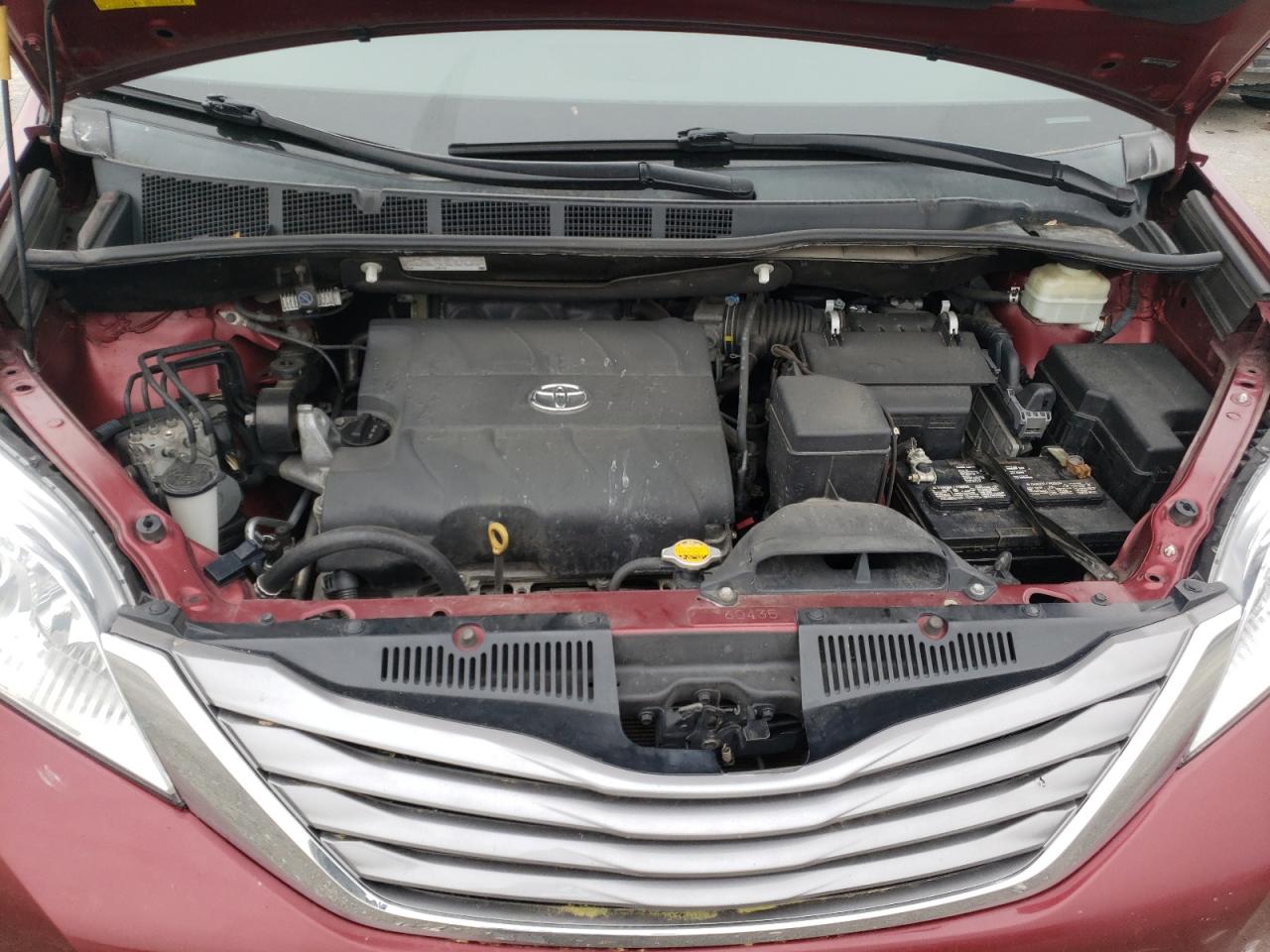 Photo 7 from auction – 2015 TOYOTA SIENNA XLE with VIN 5TDYK3DC5FS652296